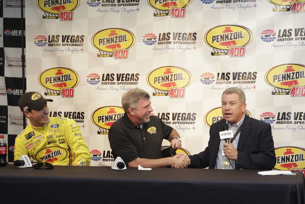 Shell vice president Rusty Barron and LVMS president Chris Powell announce Vegas's second NASCAR date. Image via reviewjournal.com