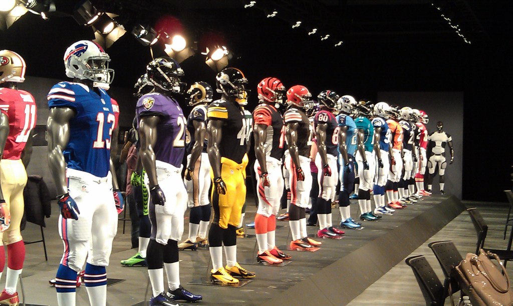 4 NFL teams in desperate need of new uniforms in 2023 and beyond - Page 3