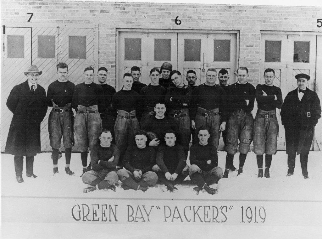 Packers' website adds section on 100 years of football in Green Bay