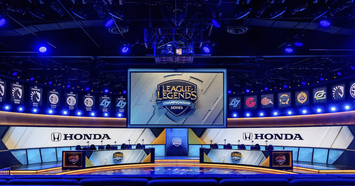 Riot Games Esports Media Center - Mastercard Signs Multi-Year Global  Partnership Extension