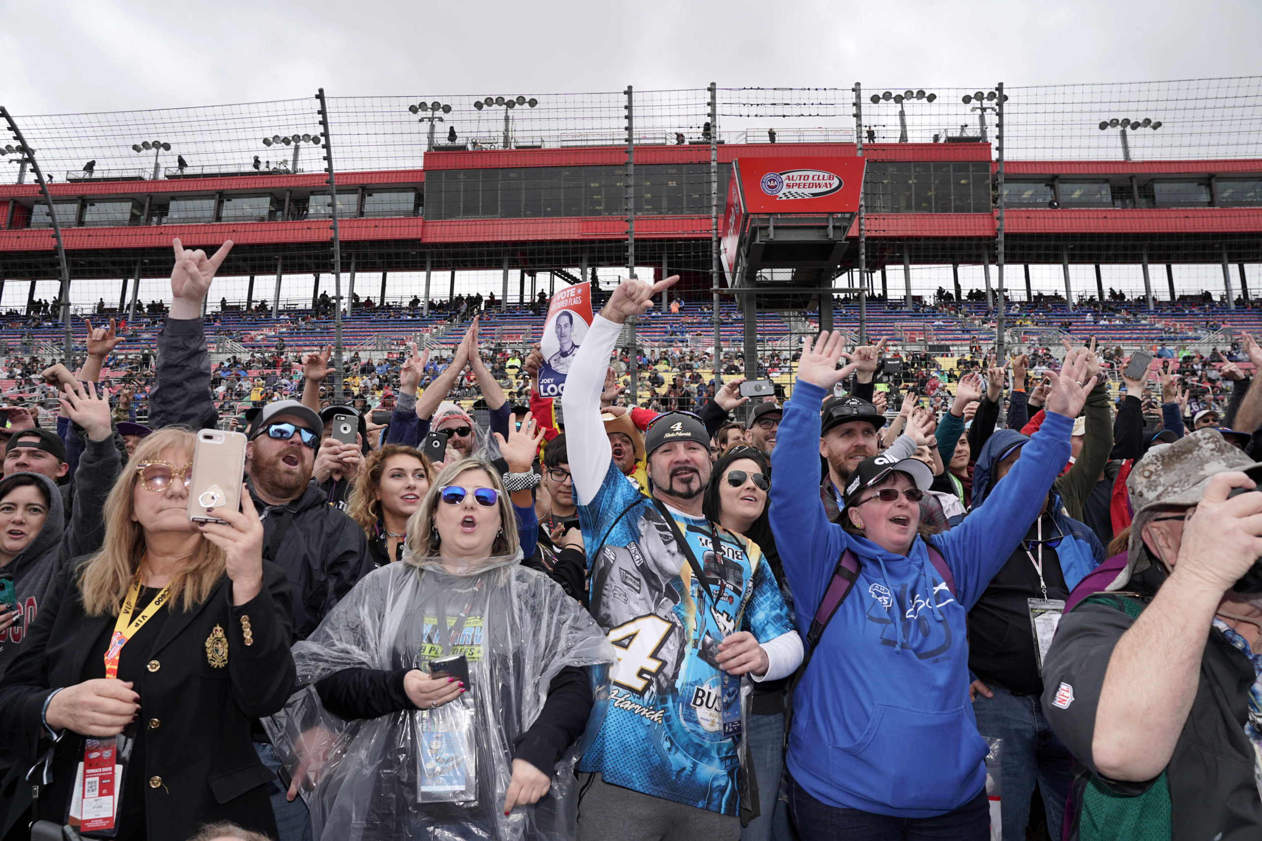 nascar-facebook-venue-app