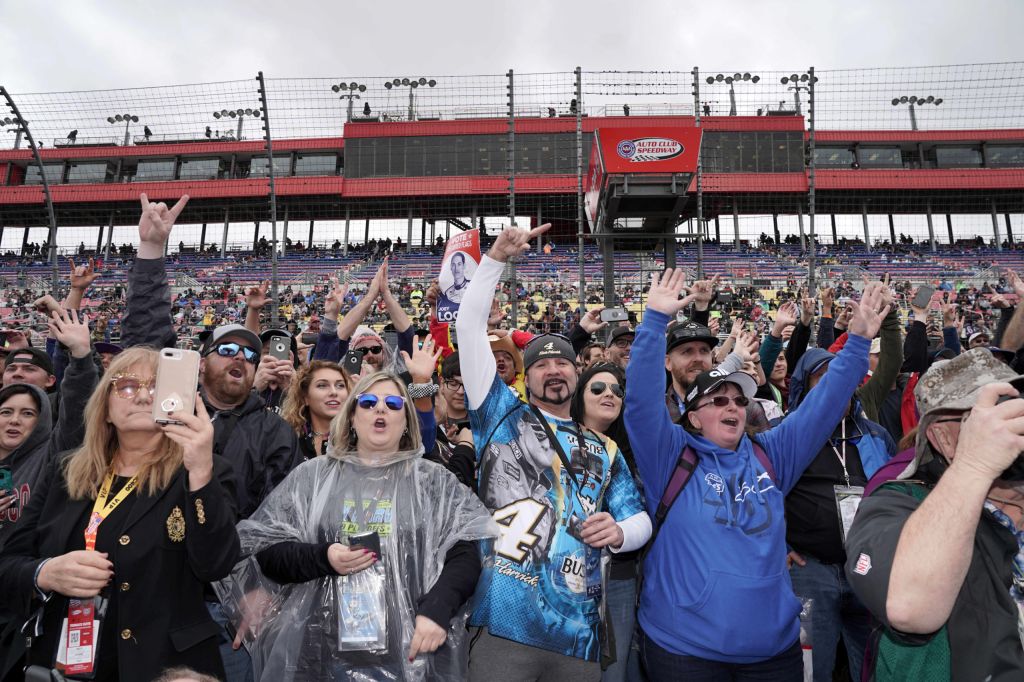 nascar-facebook-venue-app