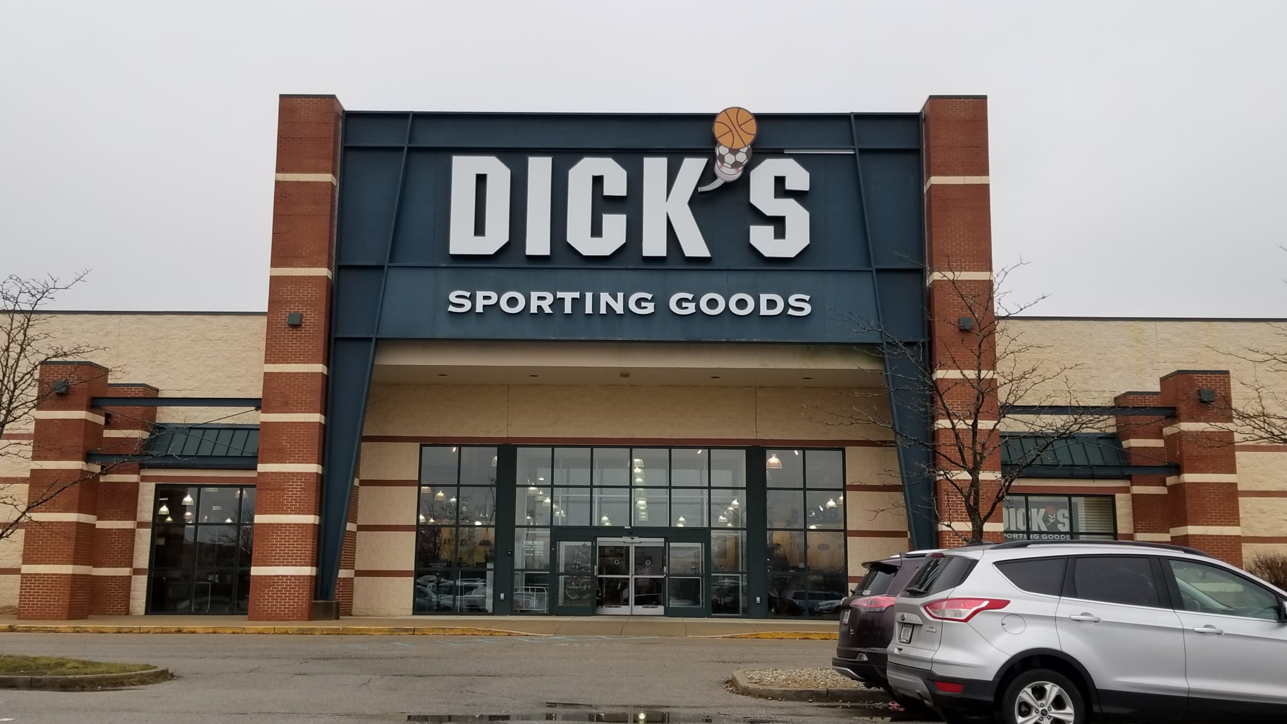 Dick’s Sporting Goods Reports 194% Q2 Increase in Online Sales