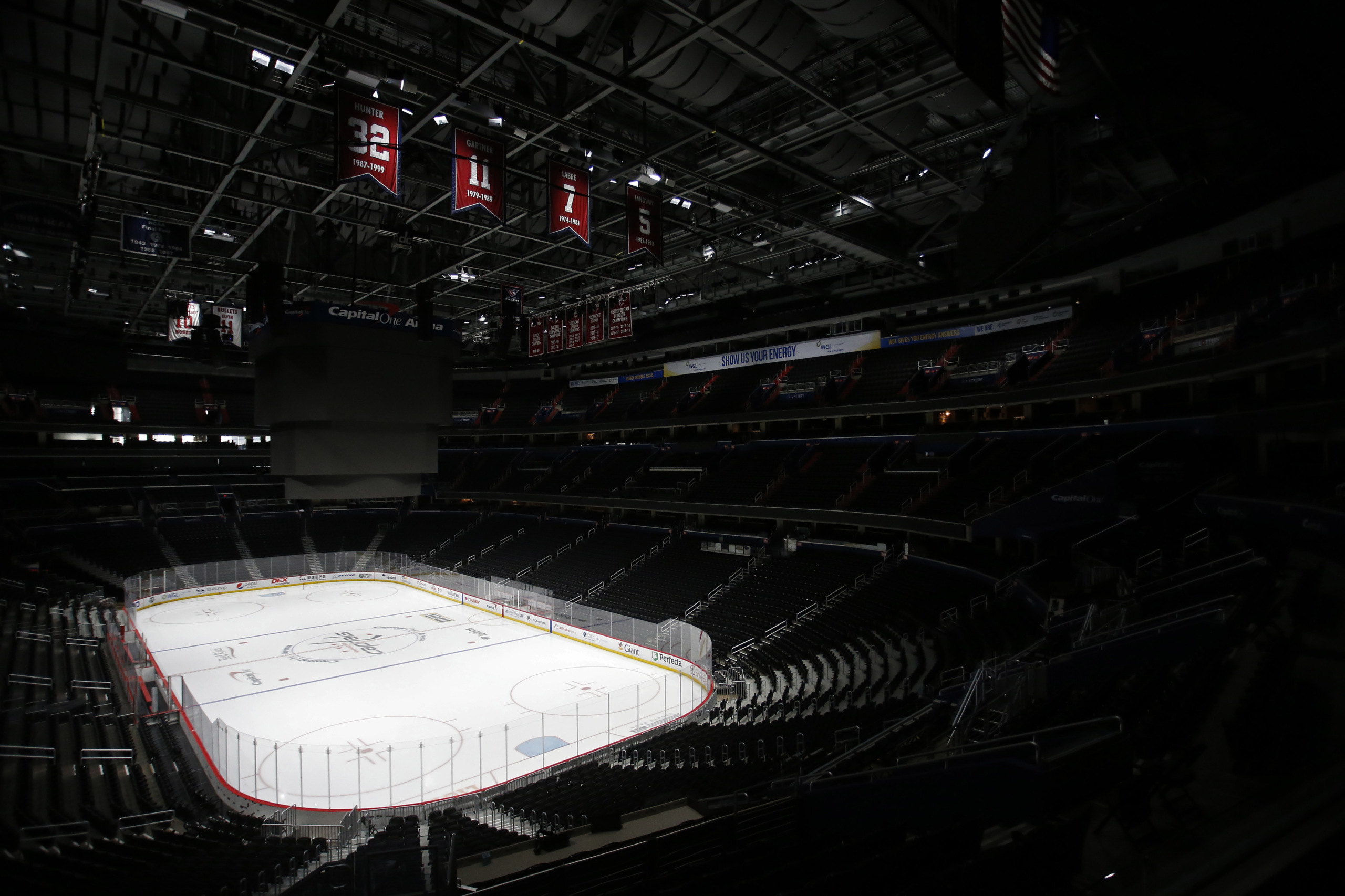 Verizon Signals New In-Stadium Tech as Official 5G Partner of the NHL