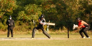 person_playing_cricket