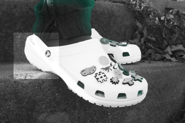 nearest place that sells crocs