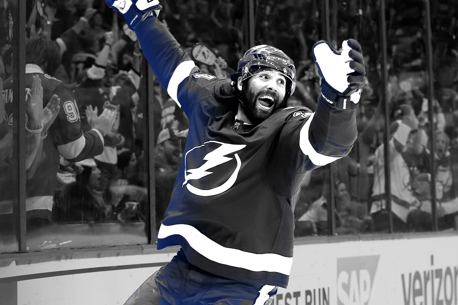 tampa_bay_lightning_player_celebrating