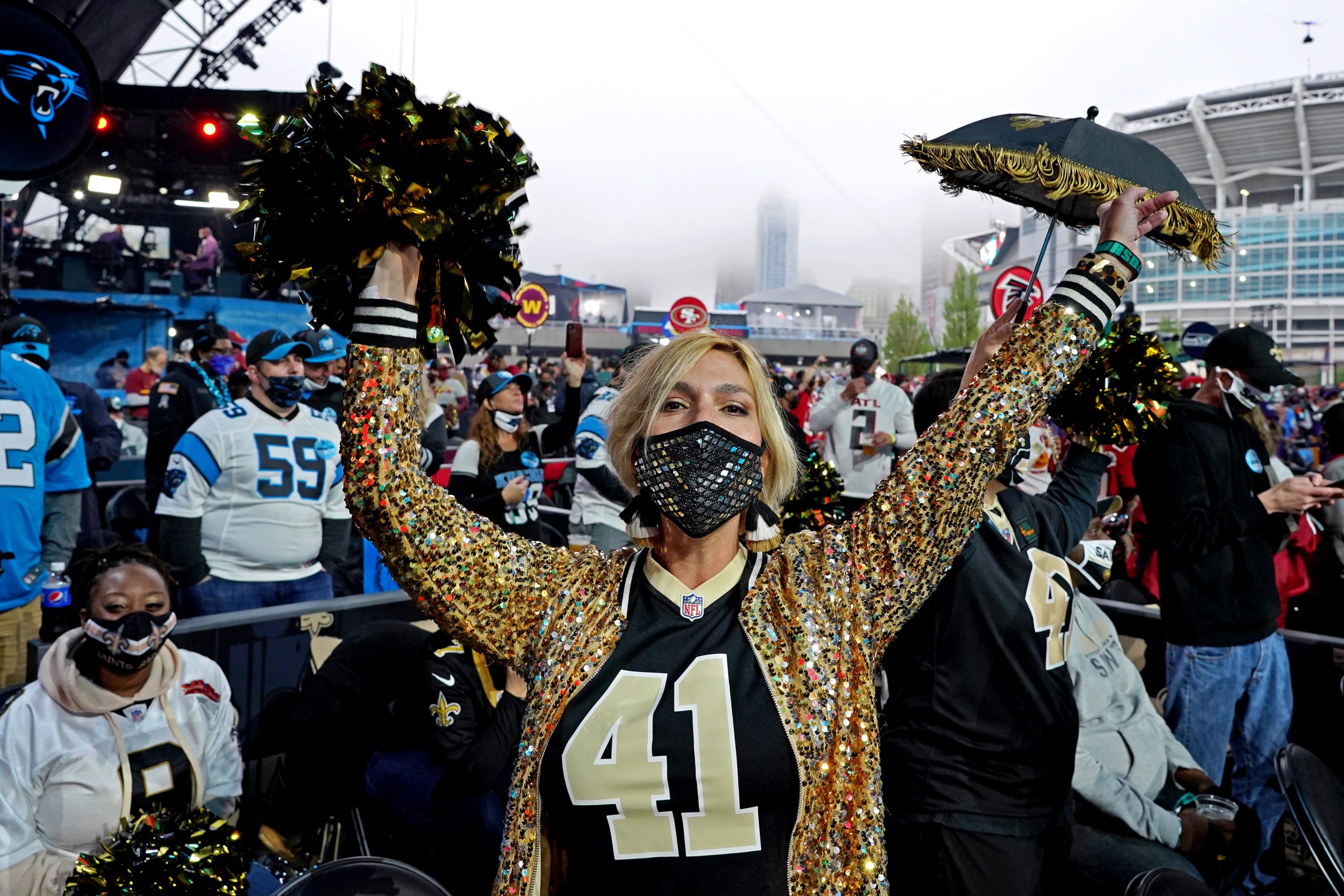 Atlanta Falcons Fans Celebrate as New Orleans Saints Head Home