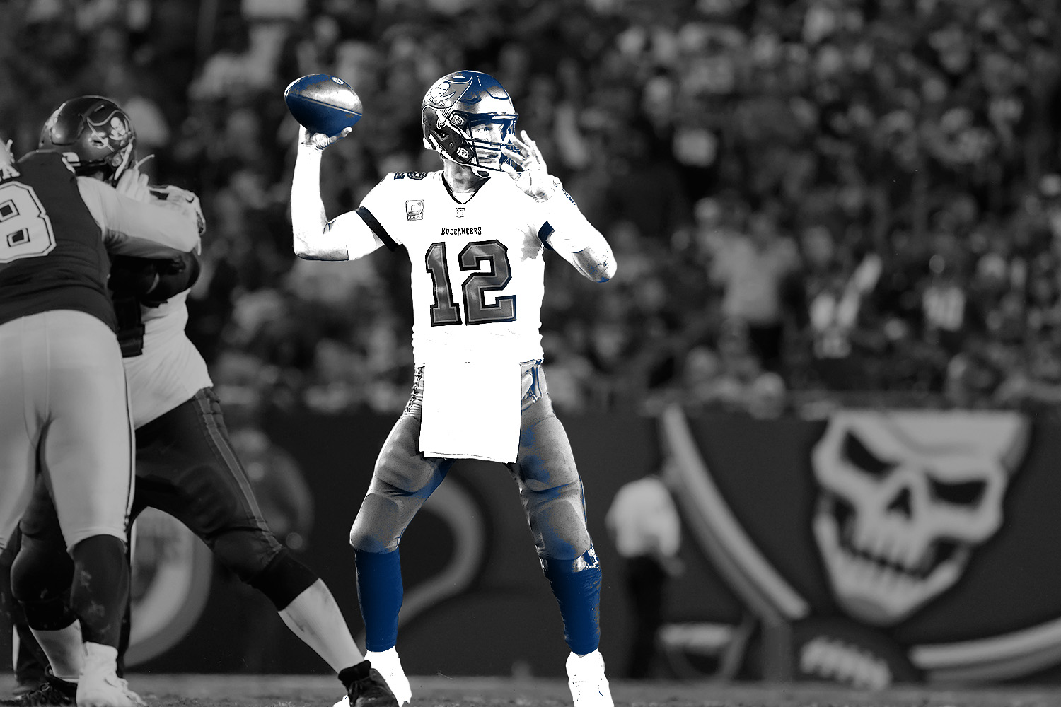 tom_brady_throwing_football