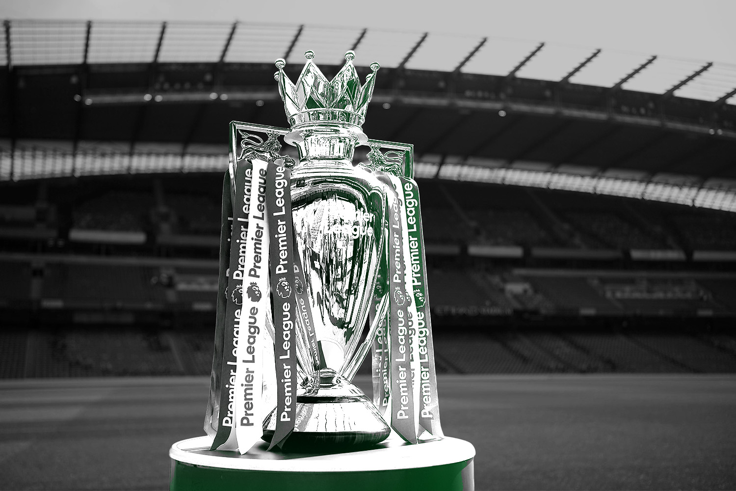 premier_league_logo_on_trophy