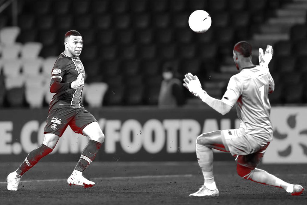 soccer_player_shooting_goal_at_goalkeeper