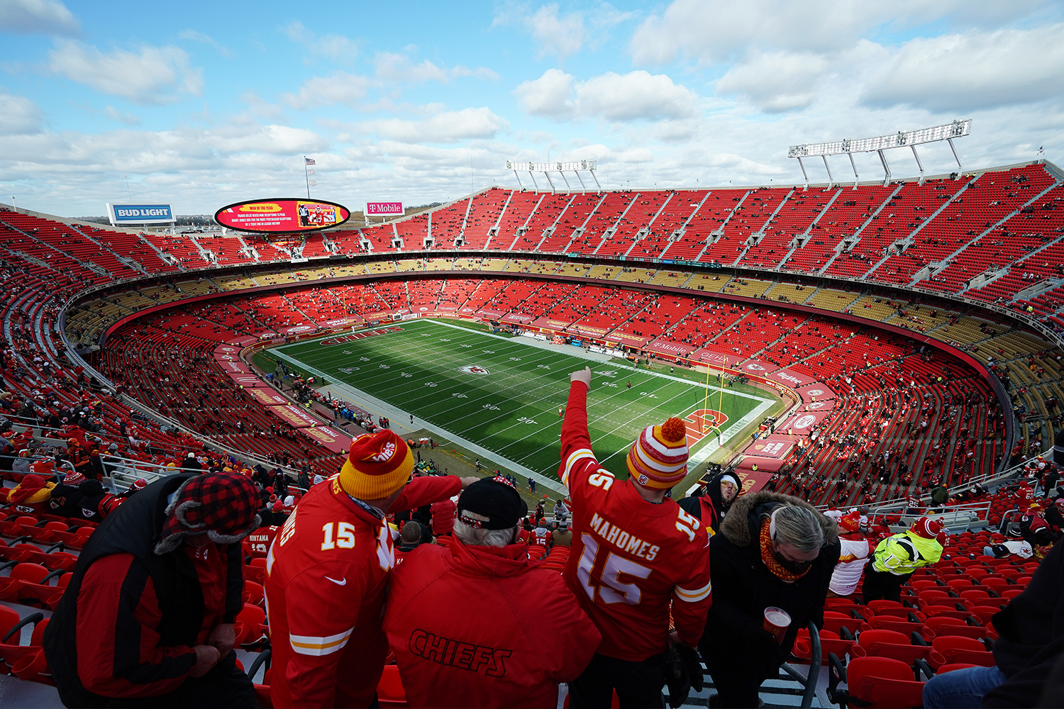Chiefs Discuss Crossing State Lines For Possible Home