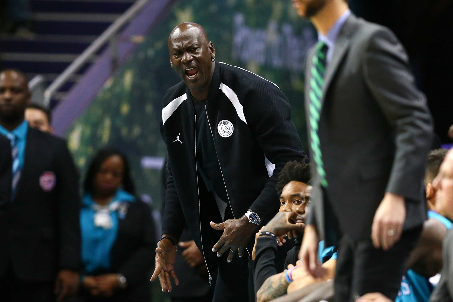 Michael Jordan announces the Charlotte Bobcats will become the Hornets for  the 2014-15 season