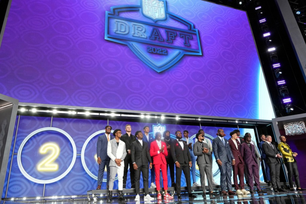 NFL Draft results 2022: Live updates tracking each pick in the second and  third round of the NFL Draft - DraftKings Network