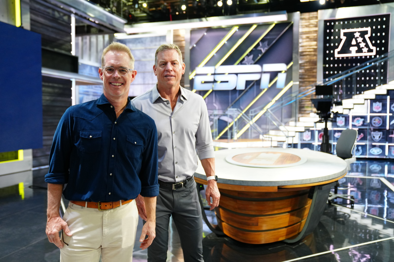 Peyton Manning, Joe Buck Team Up for Golf Match on ESPN