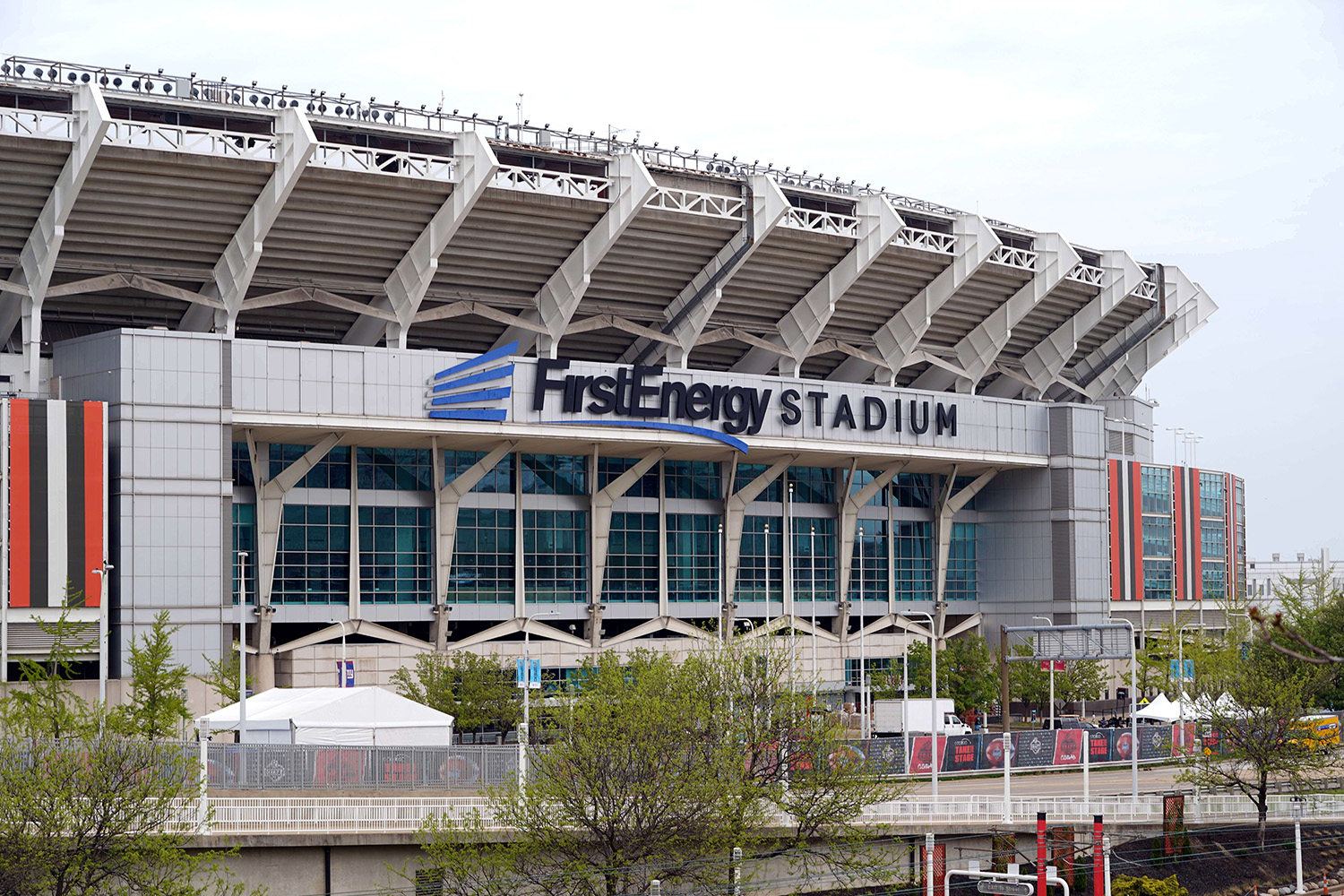 Browns drop agreement with FirstEnergy, change stadium name