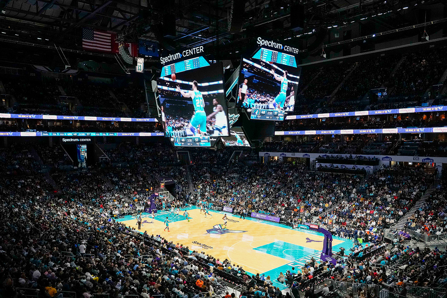 Charlotte Buzzing With $275M for Hornets' Facilities