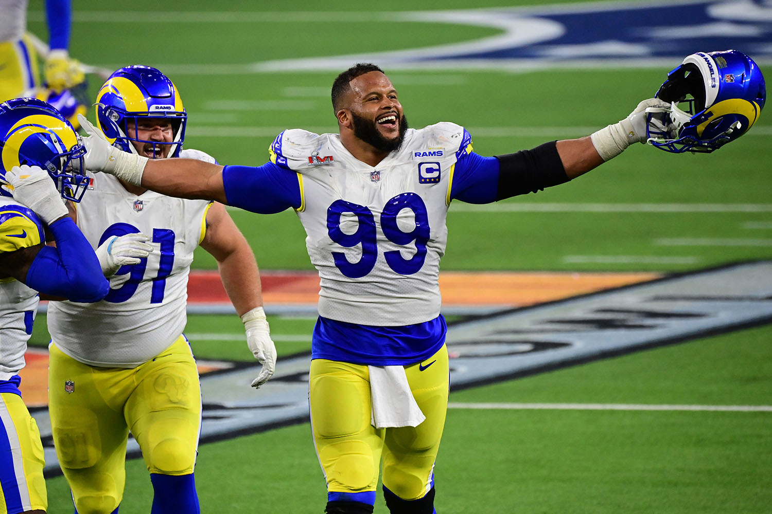 L.A. Rams star Aaron Donald signs with Donda Sports