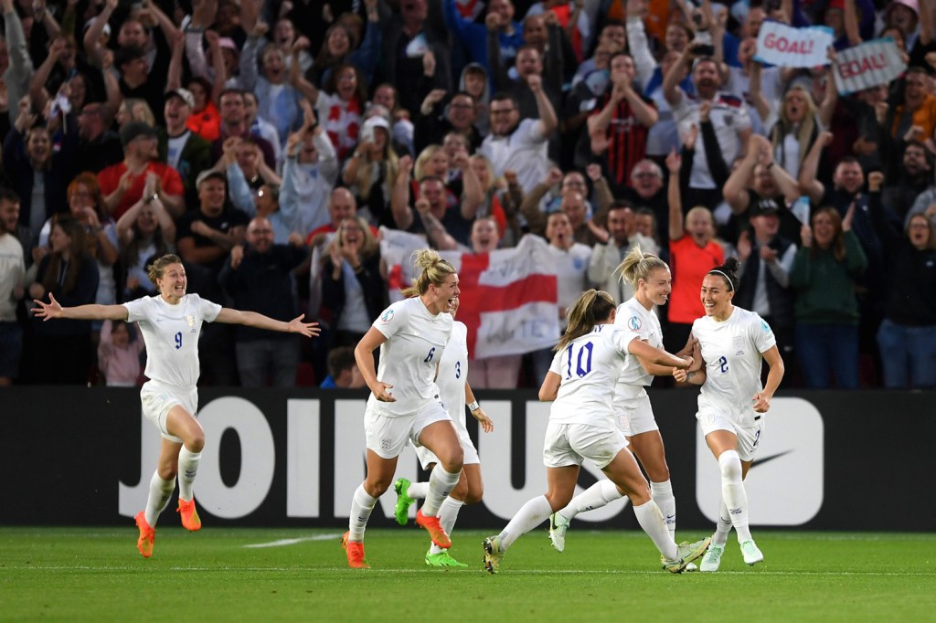 England-celebrates-at-Women's-Euro-final