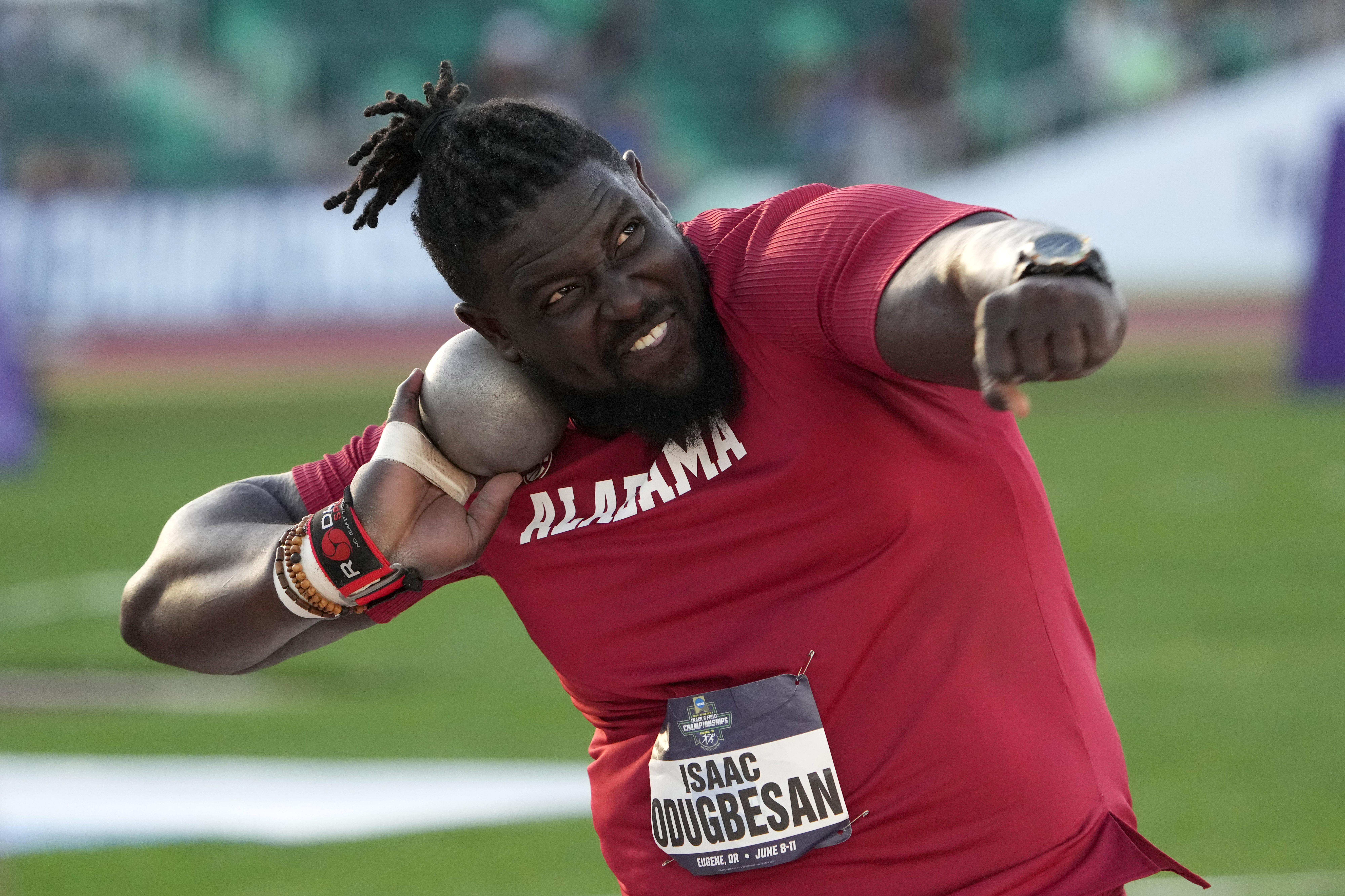 Alabama-student-athlete-performing-shot-put