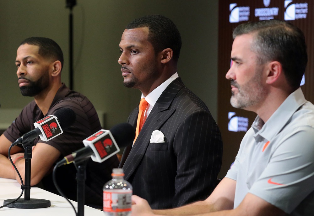 Houston Texans Reach Settlement With 30 Deshaun Watson Accusers - Front ...