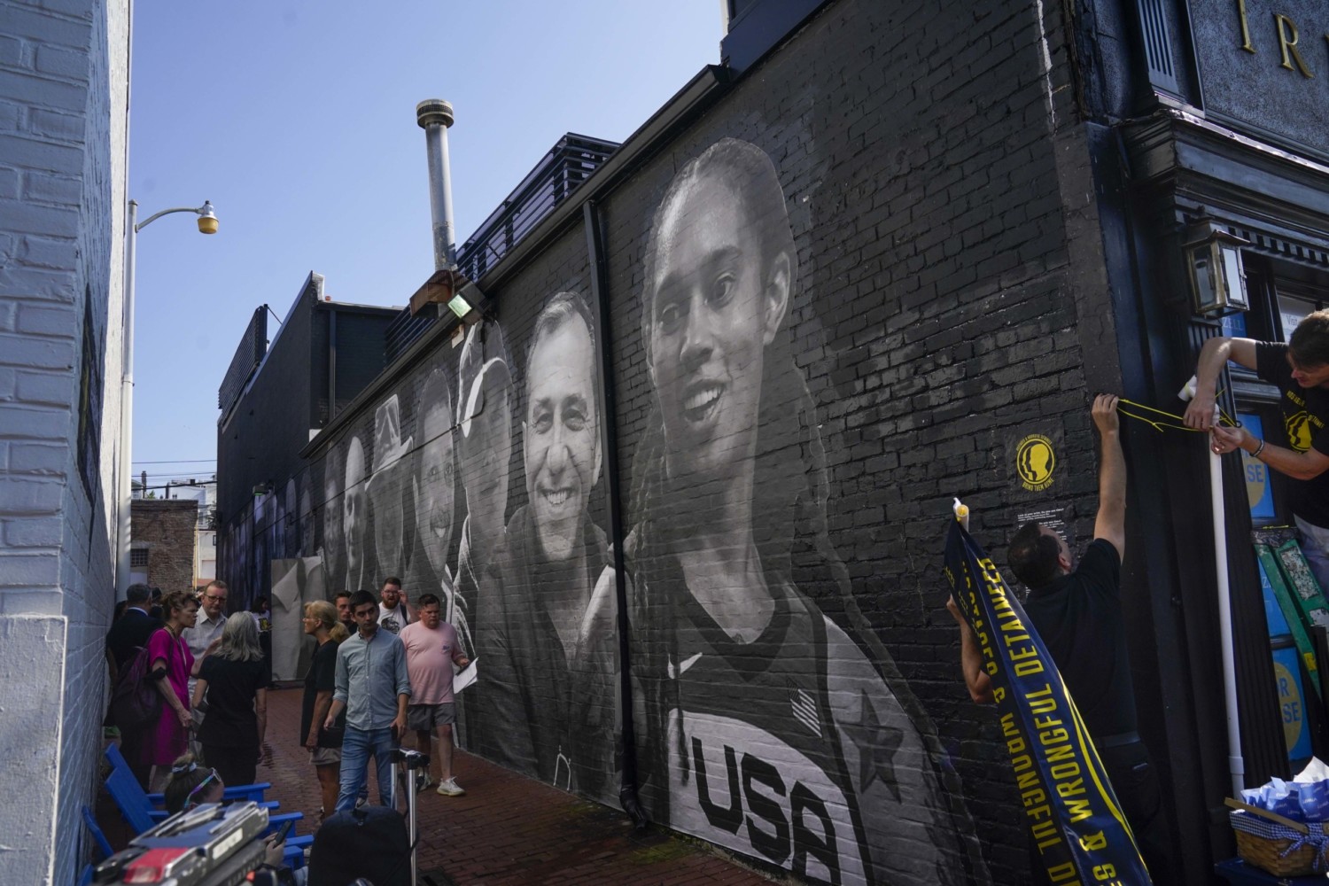 Mural-of-Americans-detained-abroad