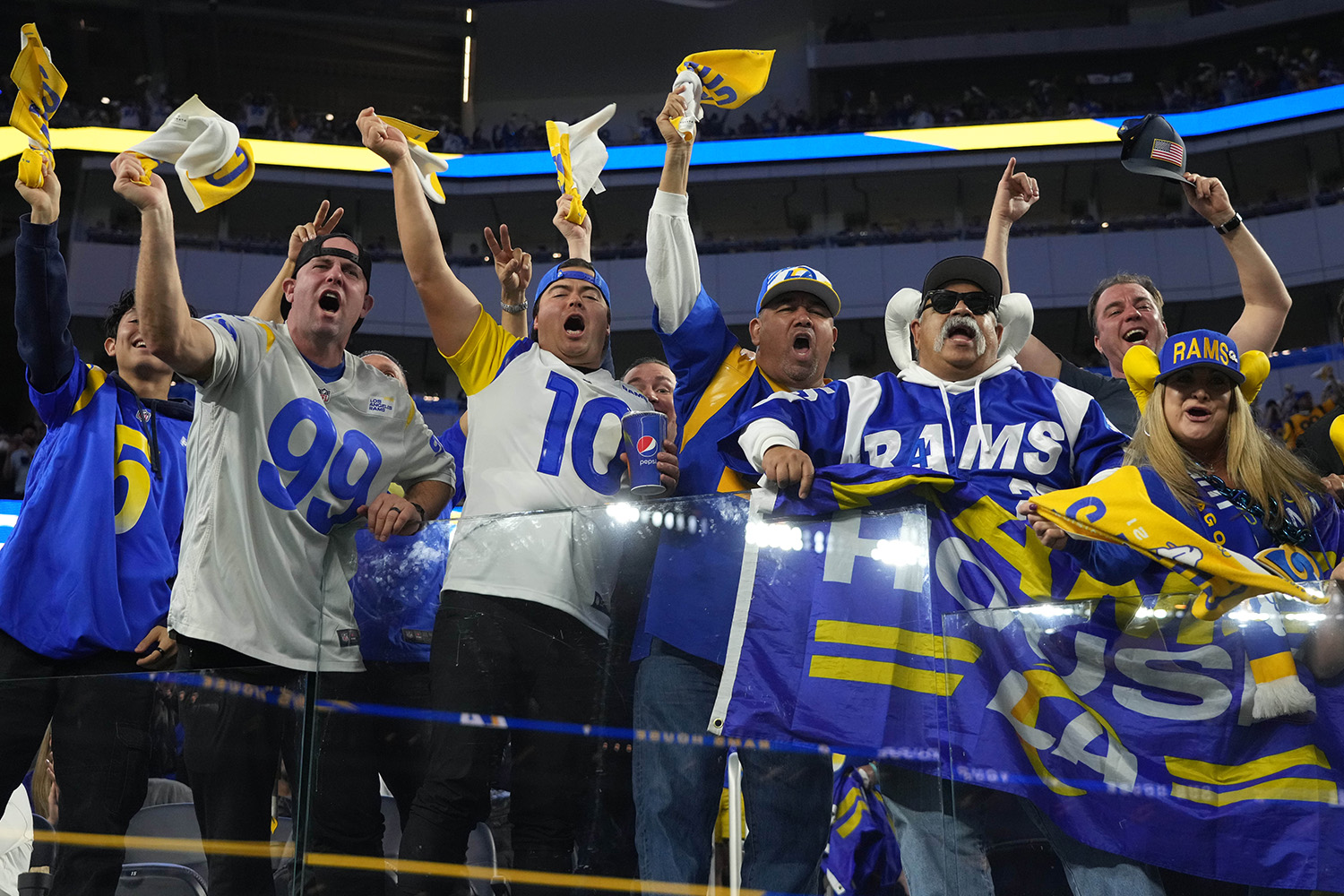 Los-Angeles-Rams-fan-cheering-at-game