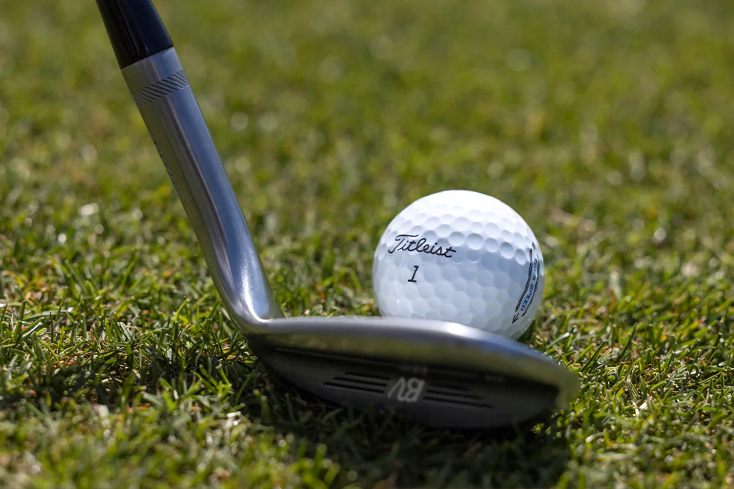 Titleist-golf-club-and-ball