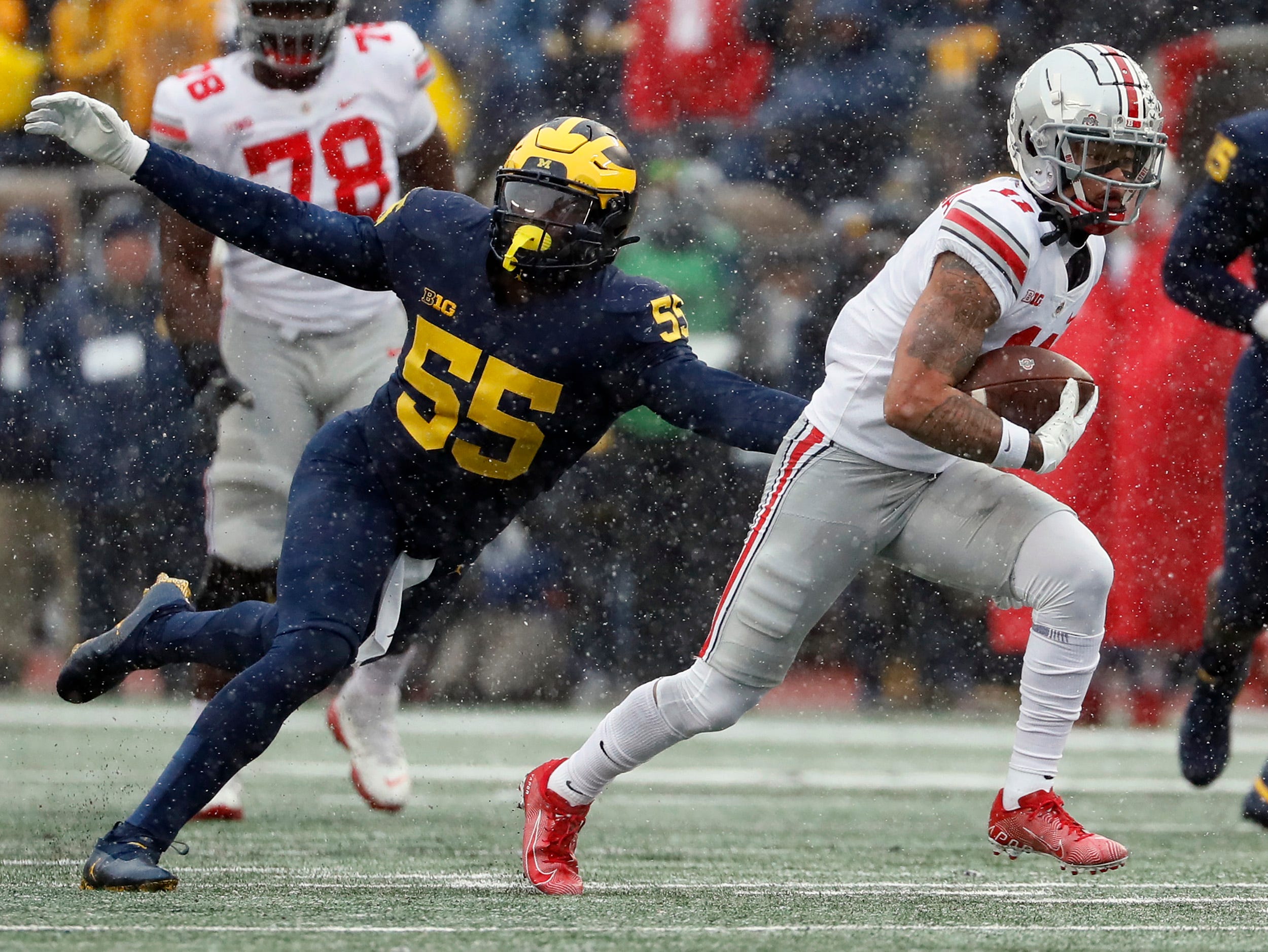 Ohio-State-player-escapes-Michigan-defender