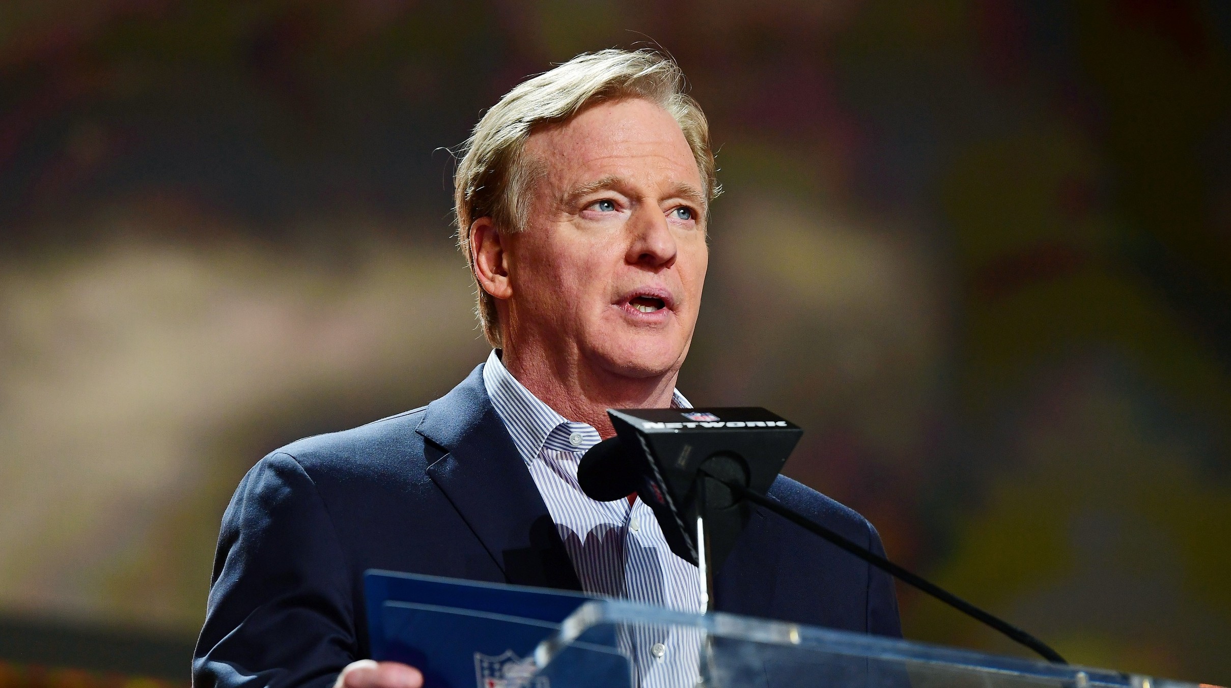 Roger-Goodell-speaking-at-podium