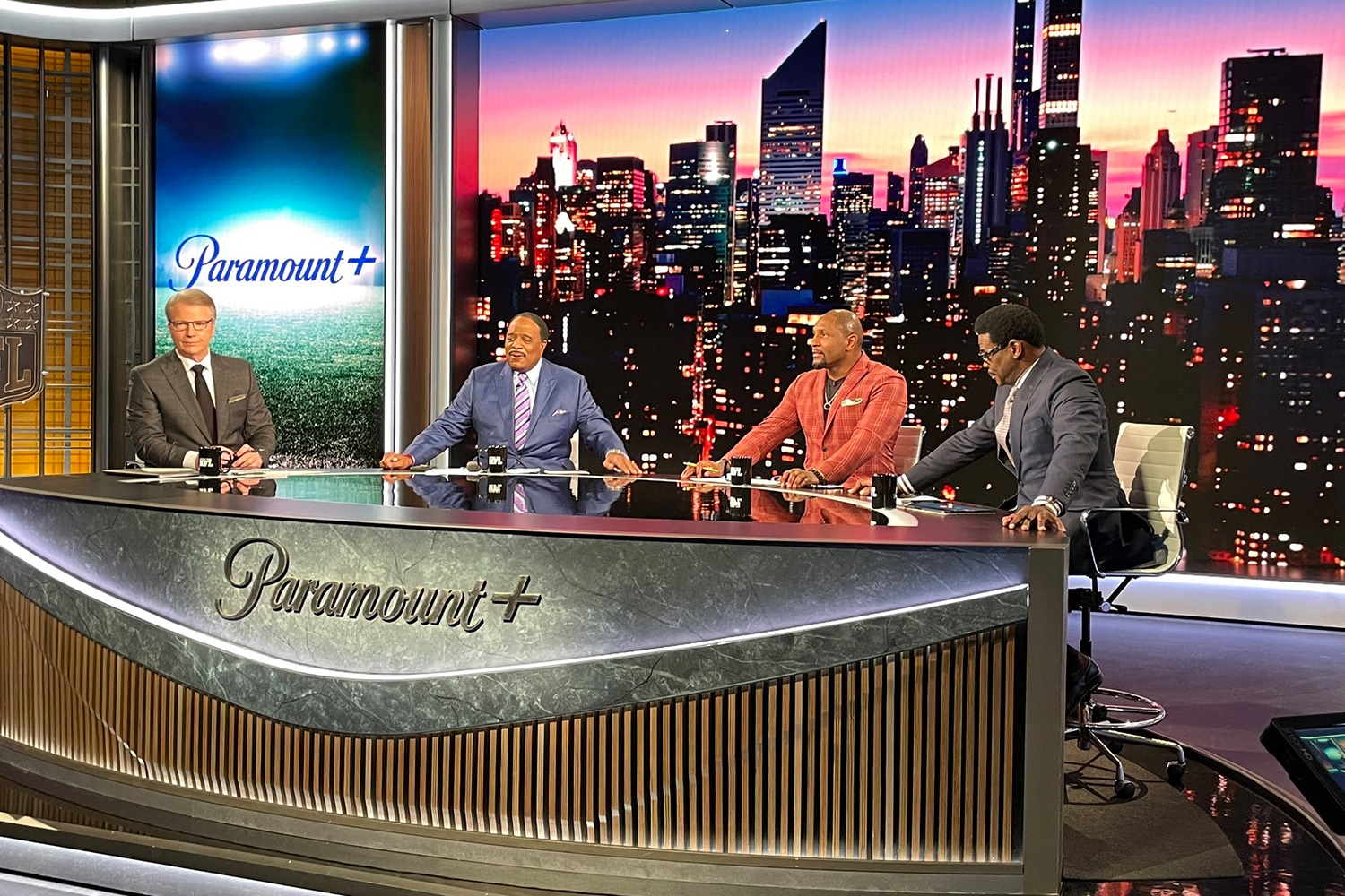 Paramount-nfl-broadcasters-in-studio