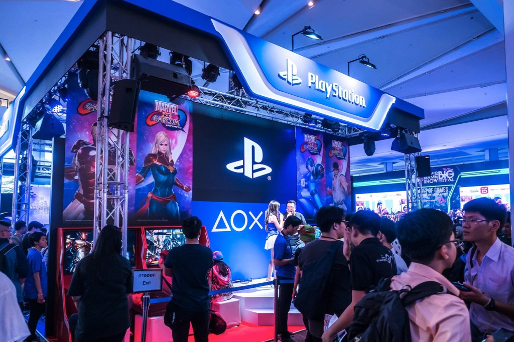 Sony-Playstation-Demo-Booth