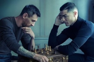 Louis Vuitton campaign featuring Lionel Messi and Cristiano Rolando playing each other in chess