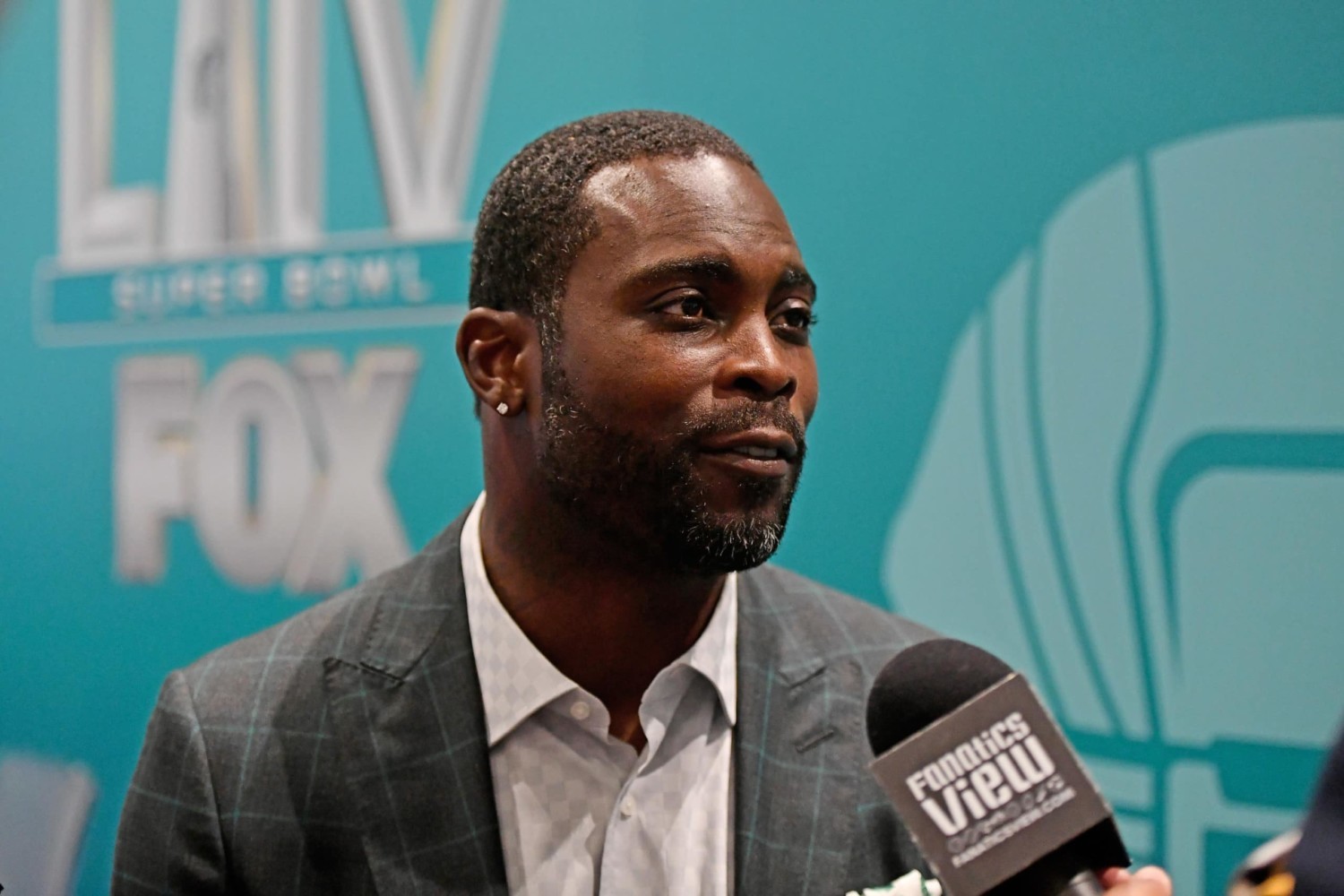 Former quarterback Michael Vick talks to media ahead of Super Bowl LIV