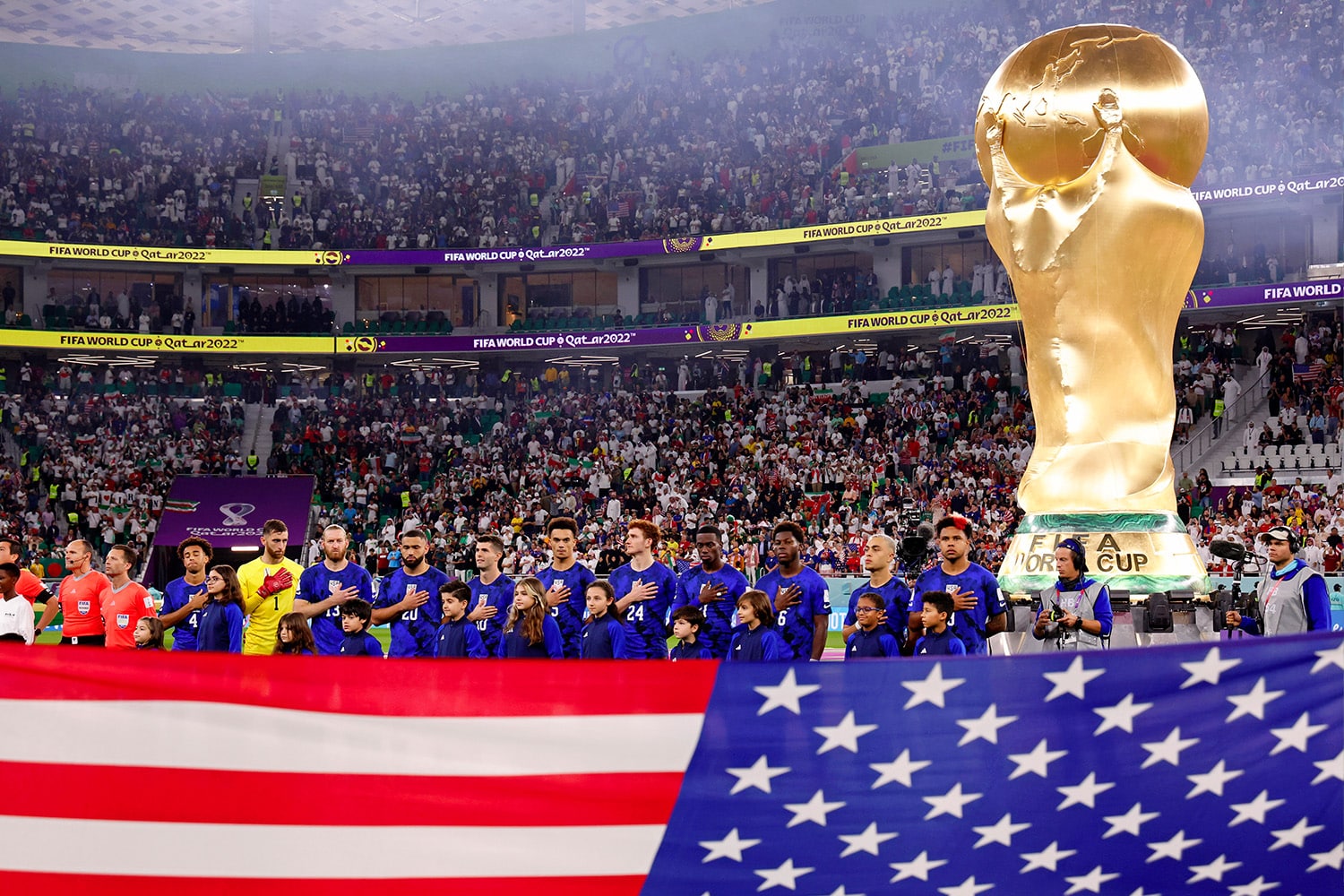USMNT players sing along to national anthem during World Cup match