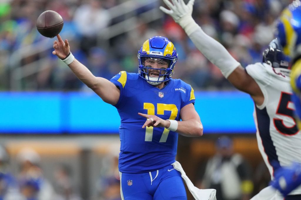Baker Mayfield throws pass against the Denver Broncos