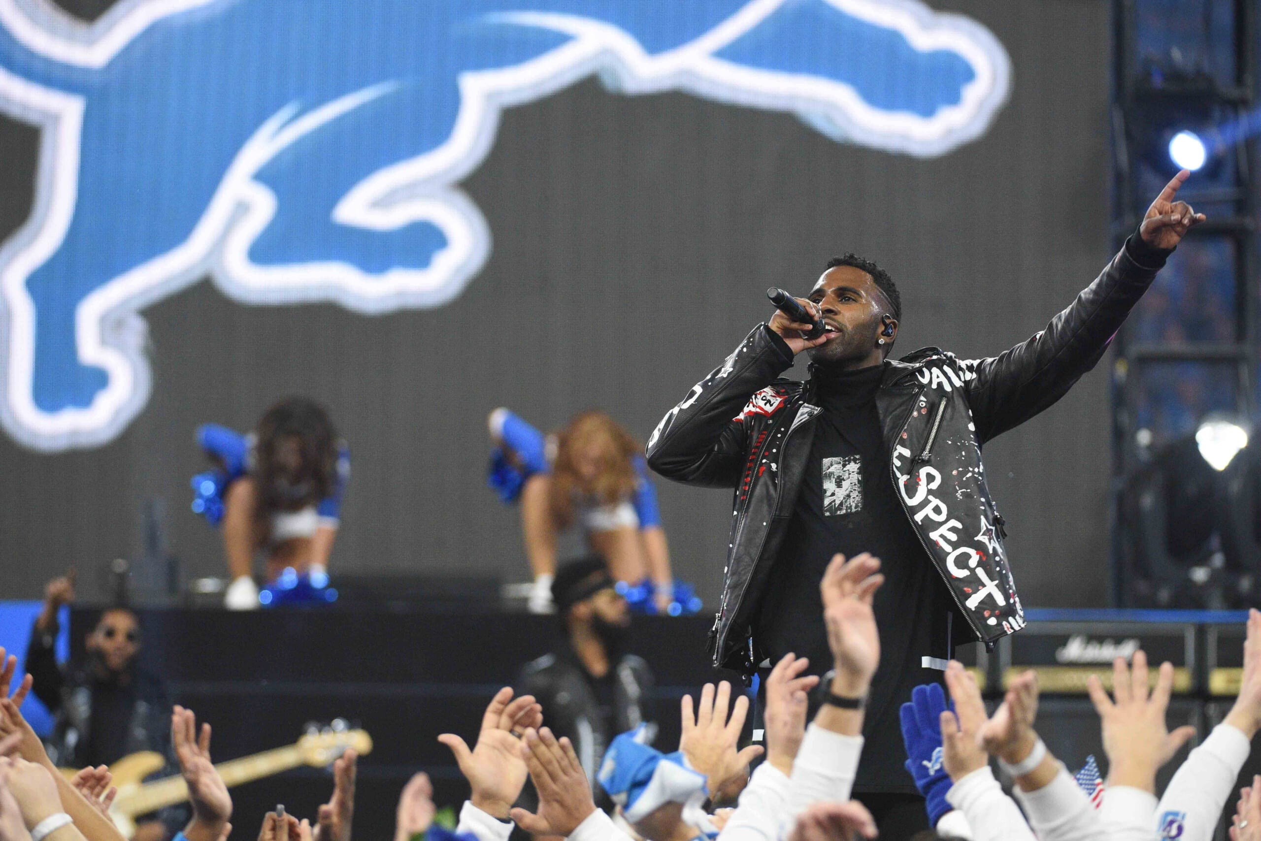 Jason Derulo is bringing pro volleyball to Omaha, Nebraska.