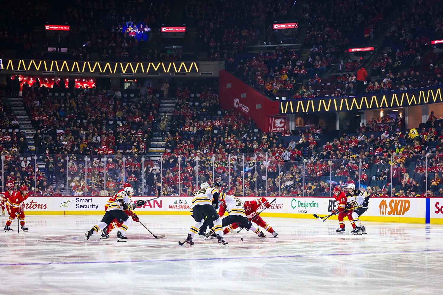 General view of the opening face off during an NHL game.