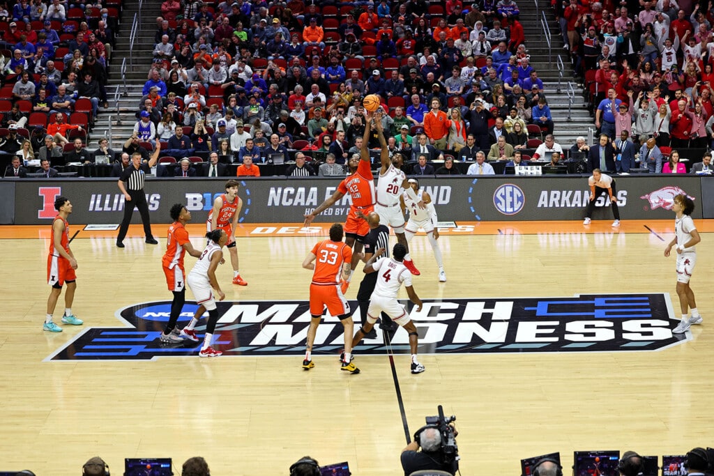 Illinois and Arkansas play in the 2023 Men's March Madness Tournament.