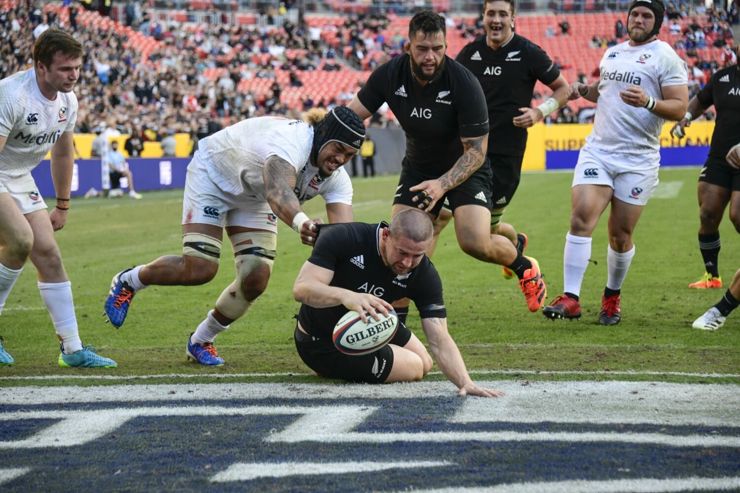 All Blacks hooker Dane Coles scores a goal during the 1874 Cup Rugby Autumn Internationals rugby match at FedEx Field featuring the New Zealand All Blacks vs the USA Eagles.