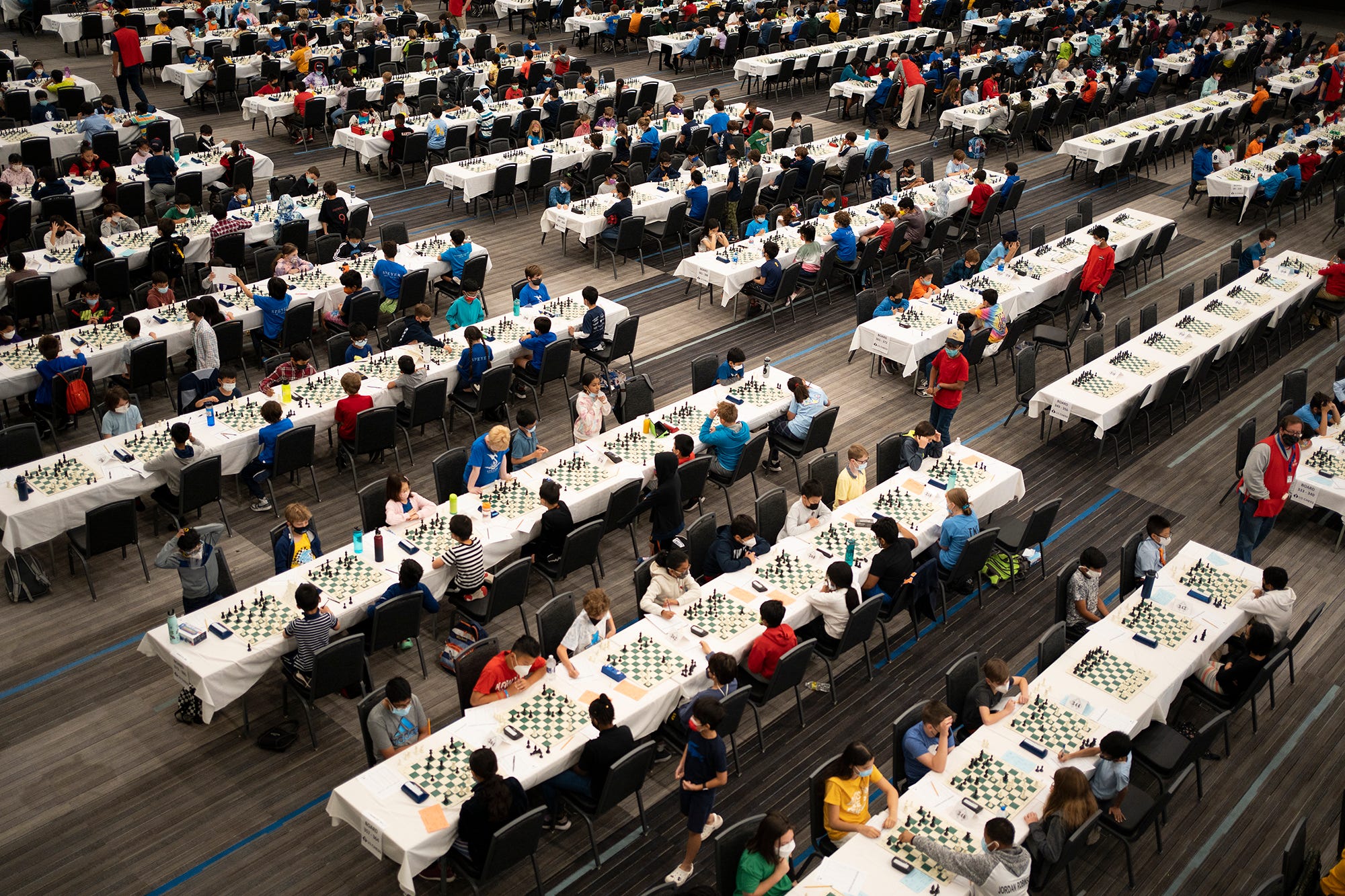 Anish Giri defeats Ding Liren and continues pursuit