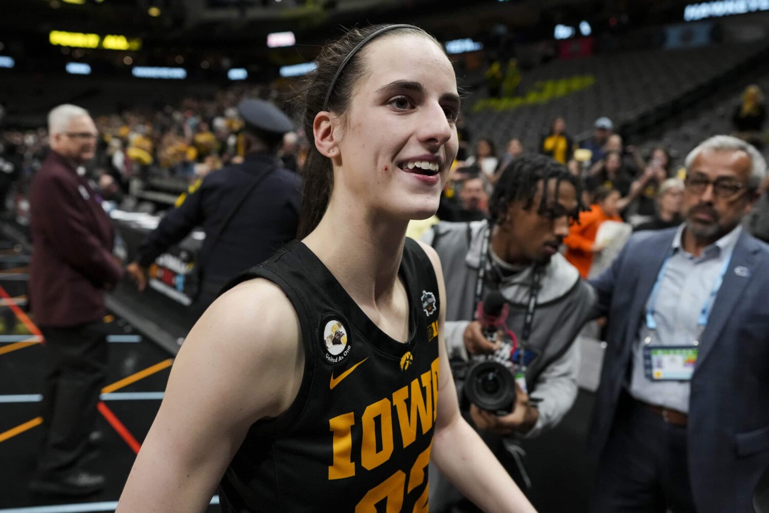 100th game for Caitlin Clark at Iowa is for national title