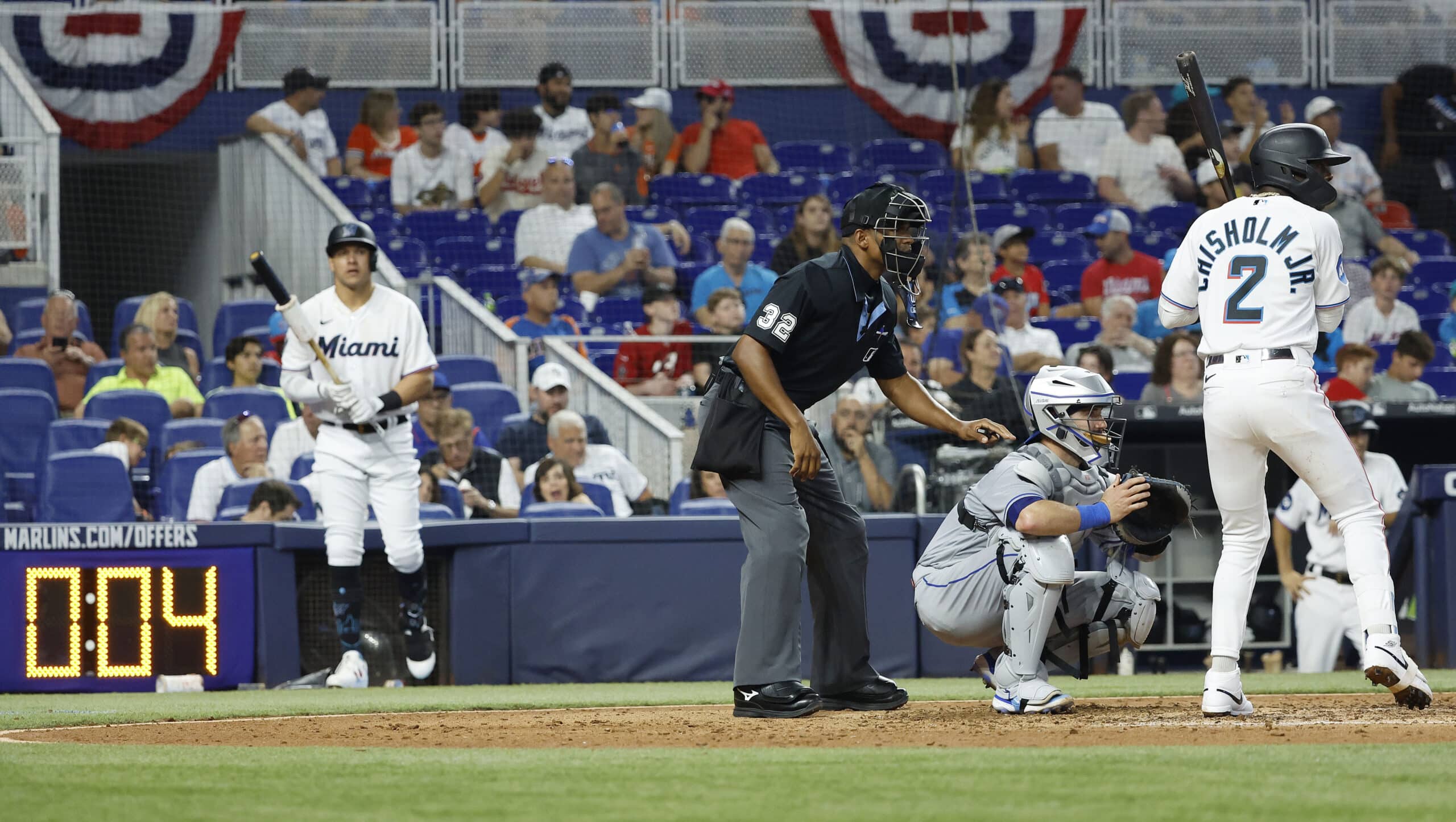 Shaq nearly fell over while taking batting practice with the Marlins