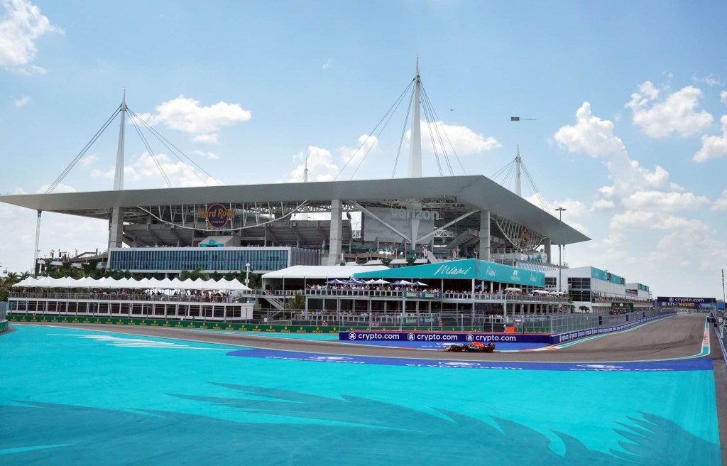 Front Office Sports on X: The F1 Miami Grand Prix has also announced plans  for a new Paddock Club: ▪️ 190,000 sq. ft. ▪️ Views of start/finish ▪️ Over  6,000 guests ▪️