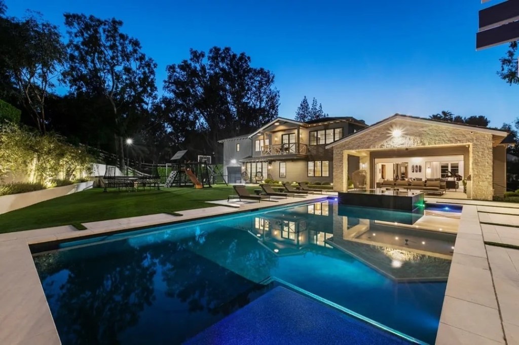 Jalen Ramsey puts California home up for sale.