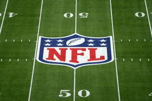 TV Nears 'NFL Sunday Ticket' Deal Worth $2.5B Annually