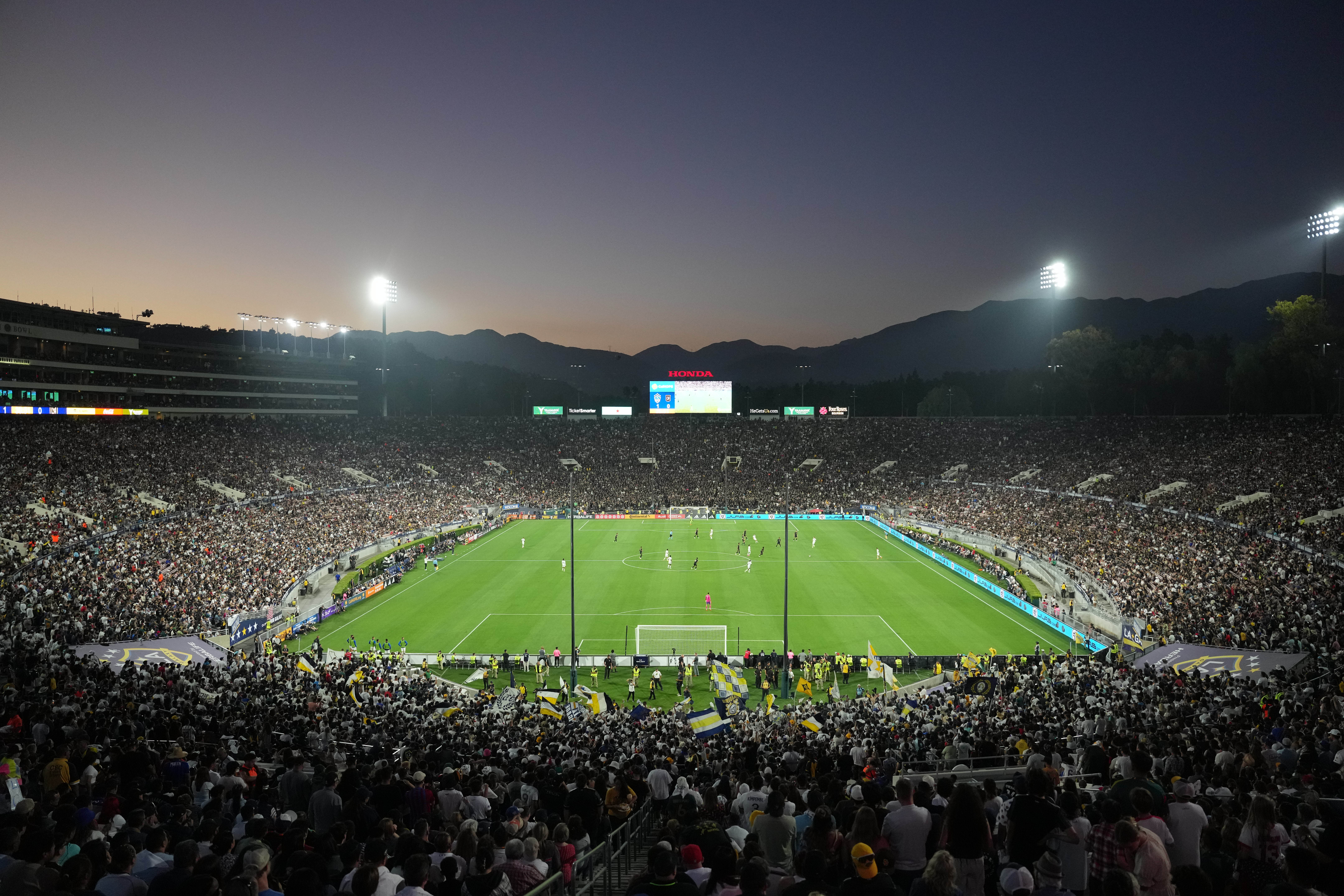 LA Galaxy set to take on Barcelona FC in sold-out Rose Bowl