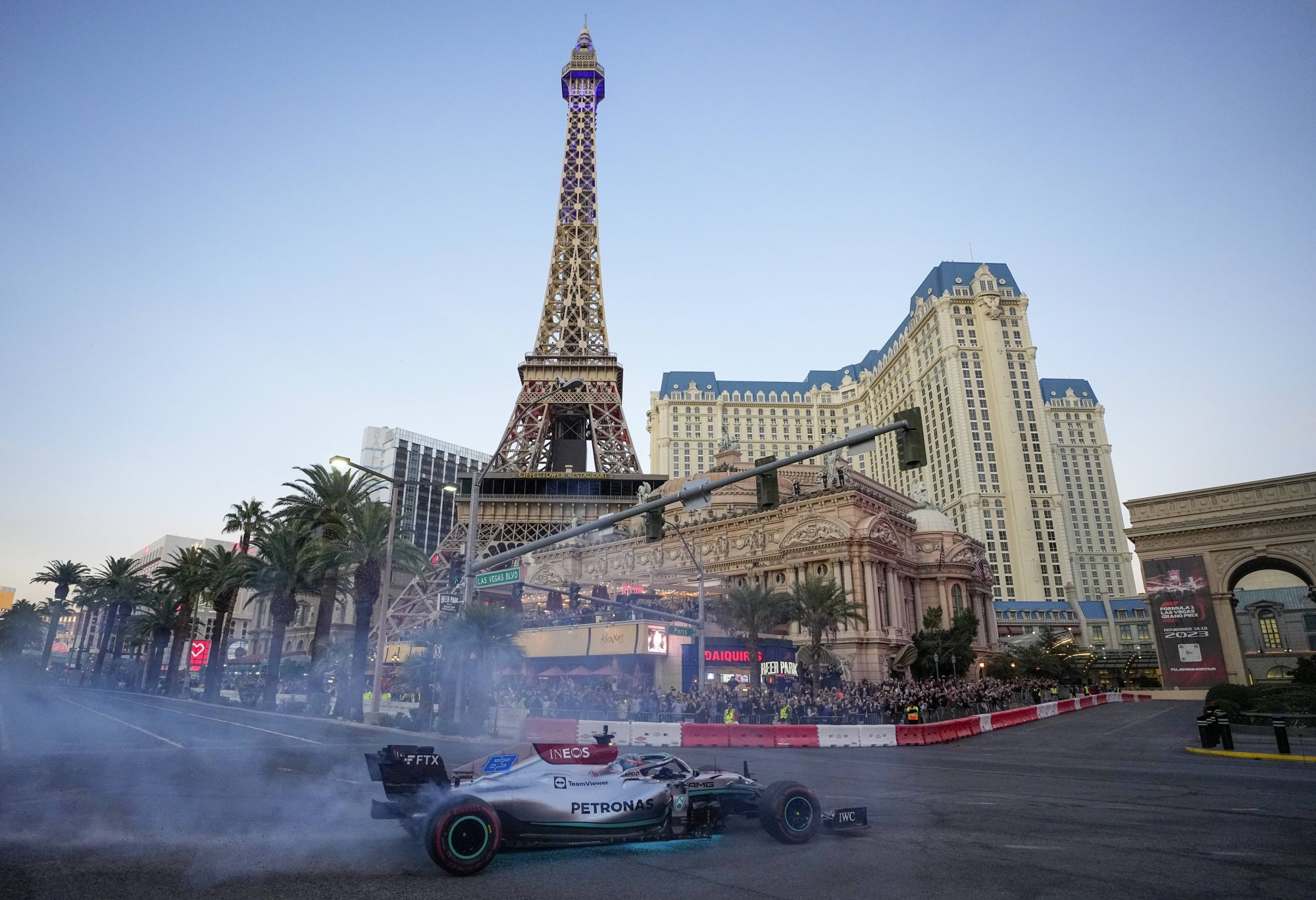 F1: Heavy traffic, delays on Las Vegas Strip as repaving for race continues  