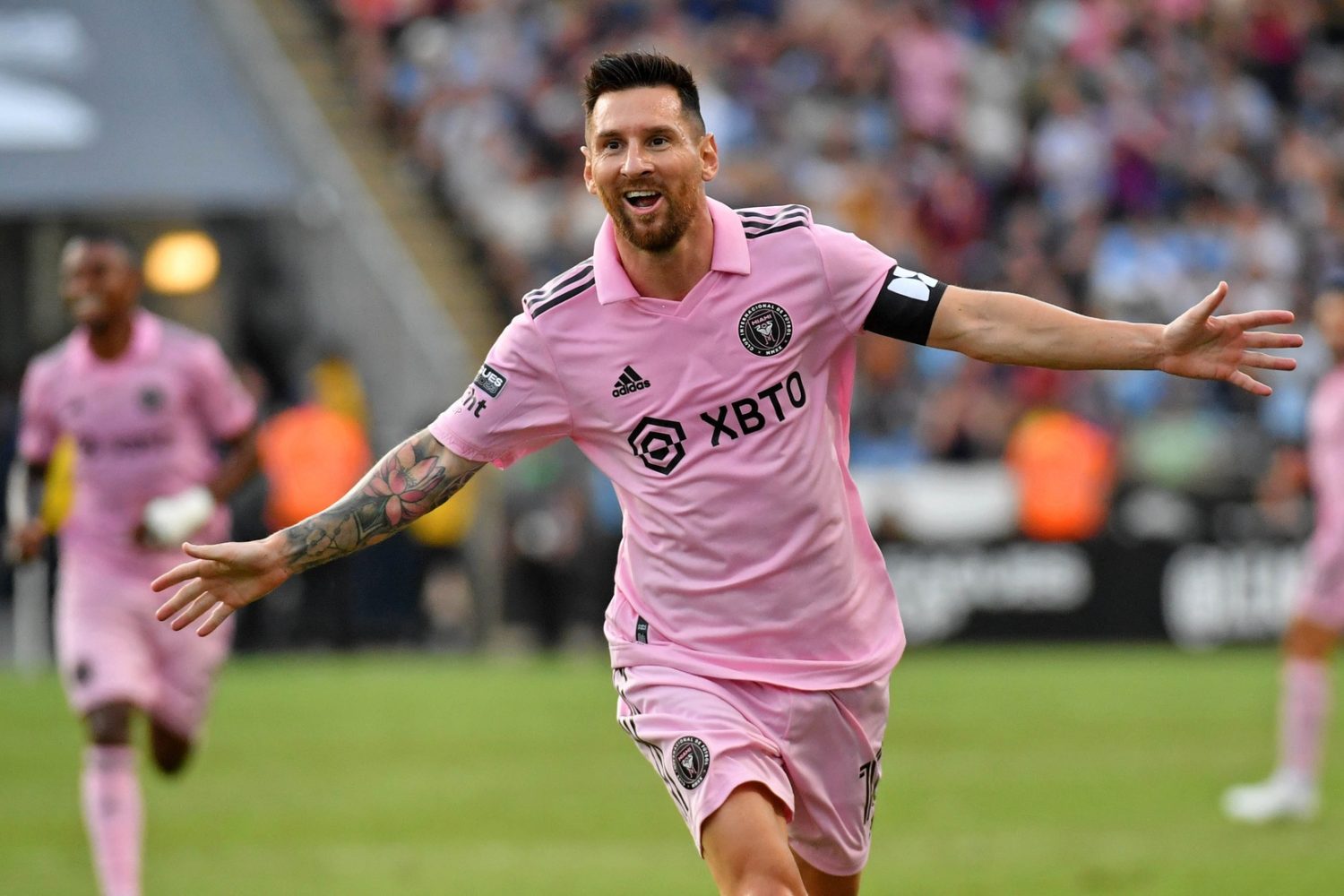 Messi's Inter Miami shirts sell out, fans have to wait until November to  get them