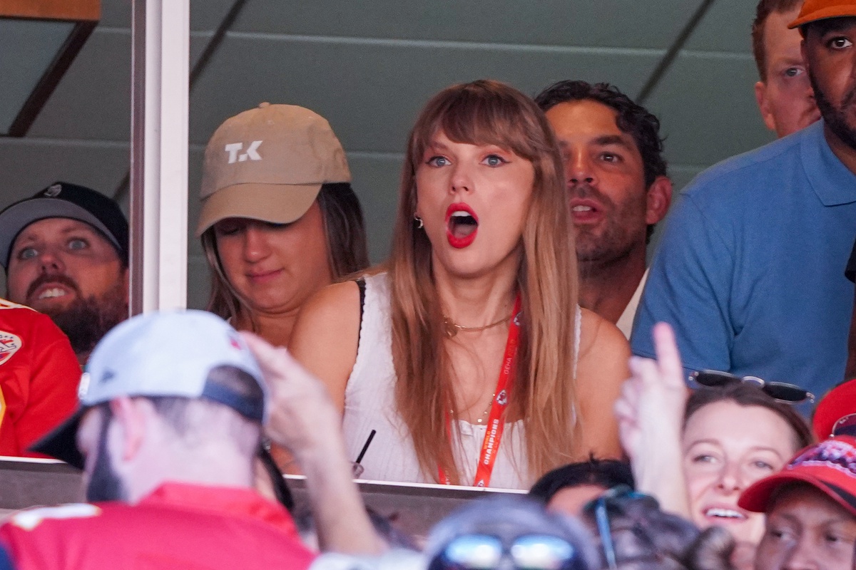 Taylor Swift at Chiefs vs. Bears game.